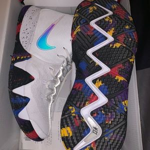 Kyrie 4 “NCAA”